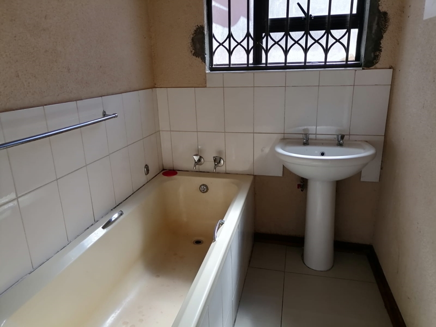 To Let 3 Bedroom Property for Rent in Tlhabane West North West